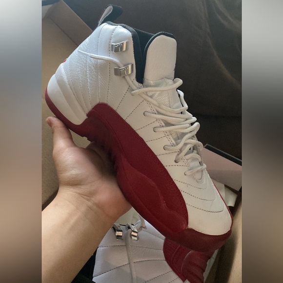 Jordan 12 - Picture 3 of 7